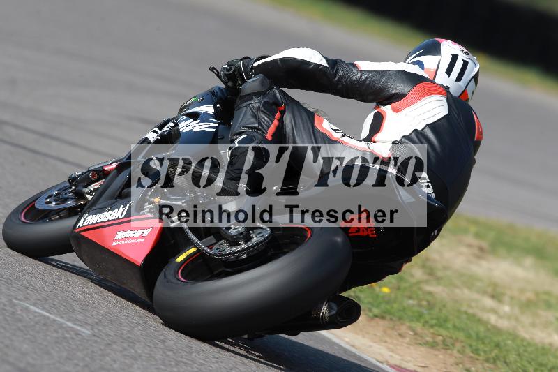 /Archiv-2022/06 15.04.2022 Speer Racing ADR/Gruppe gelb/backside